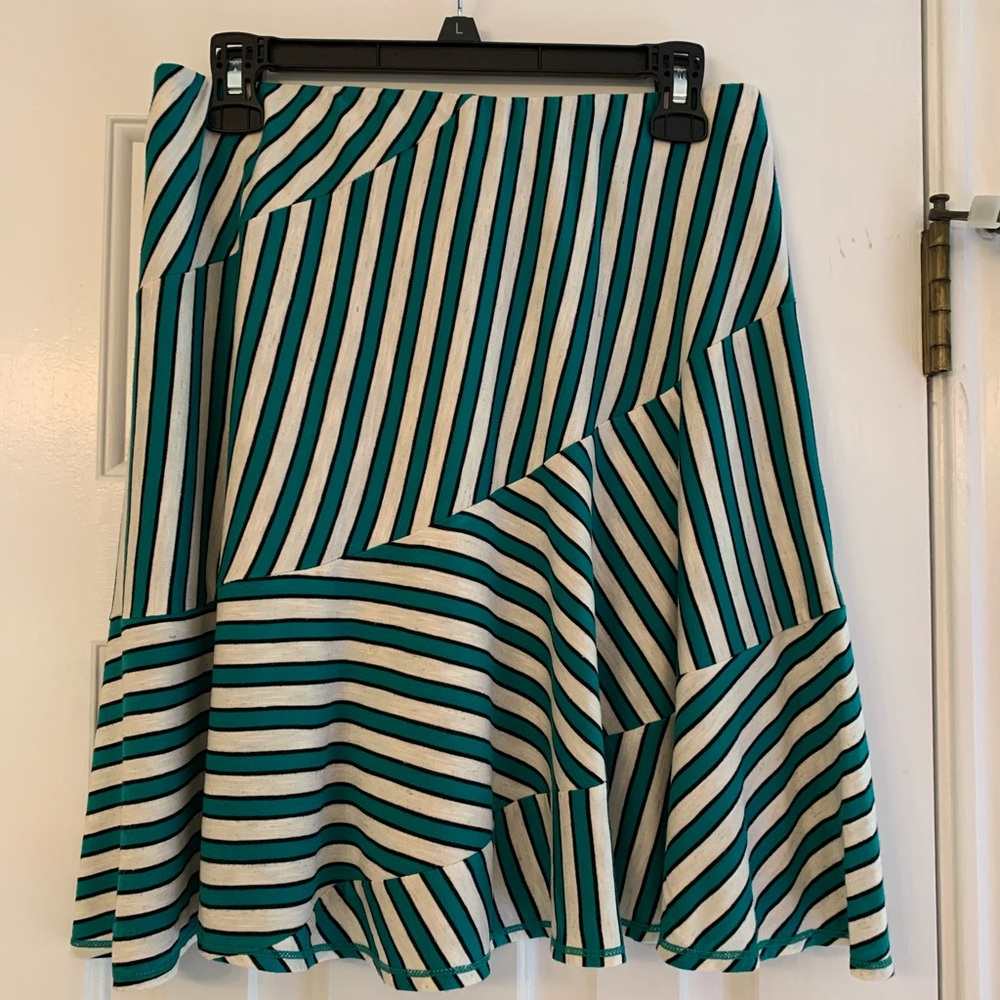 M.S.S.P. Flirty Stripe Skirt
Sz L
NWT